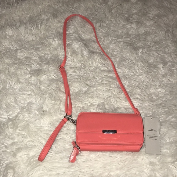 Reaction Kenneth Cole Handbags - 🔥Kenneth Cole Crossbody wristlet handbag🔥
